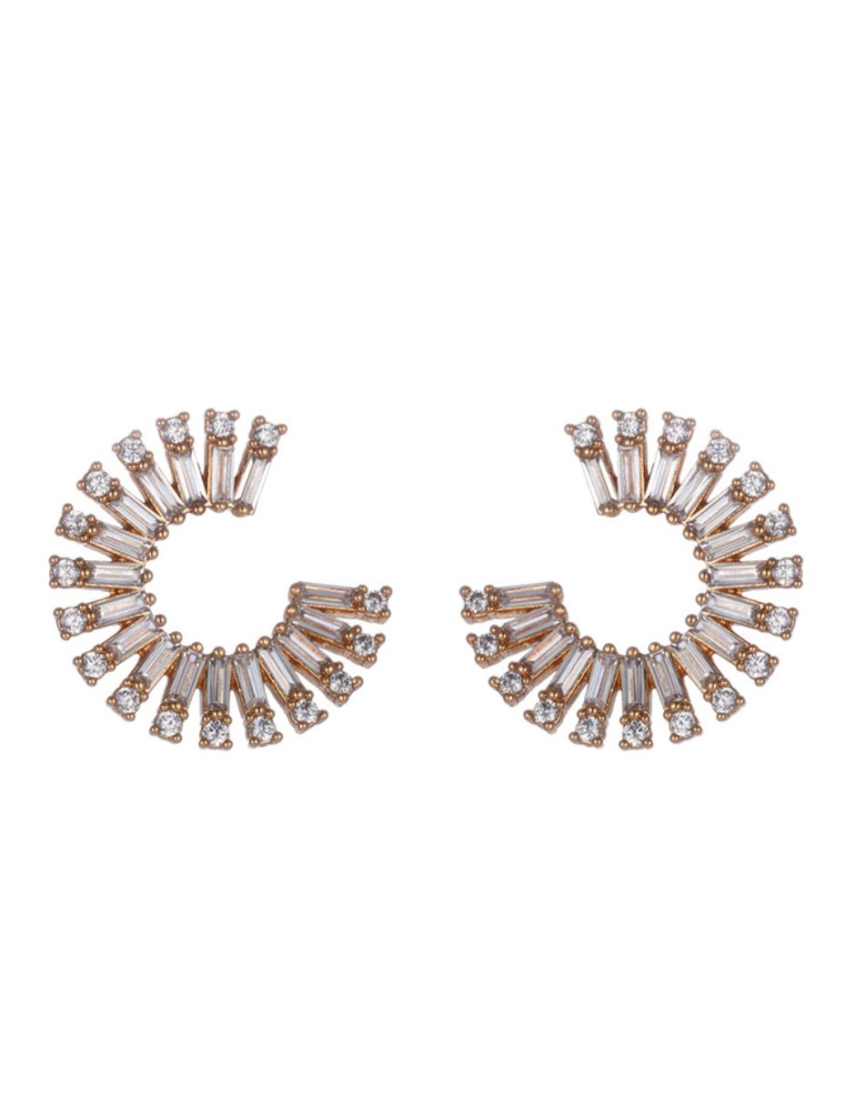 Aretes de oro laminado con piedras transparentes