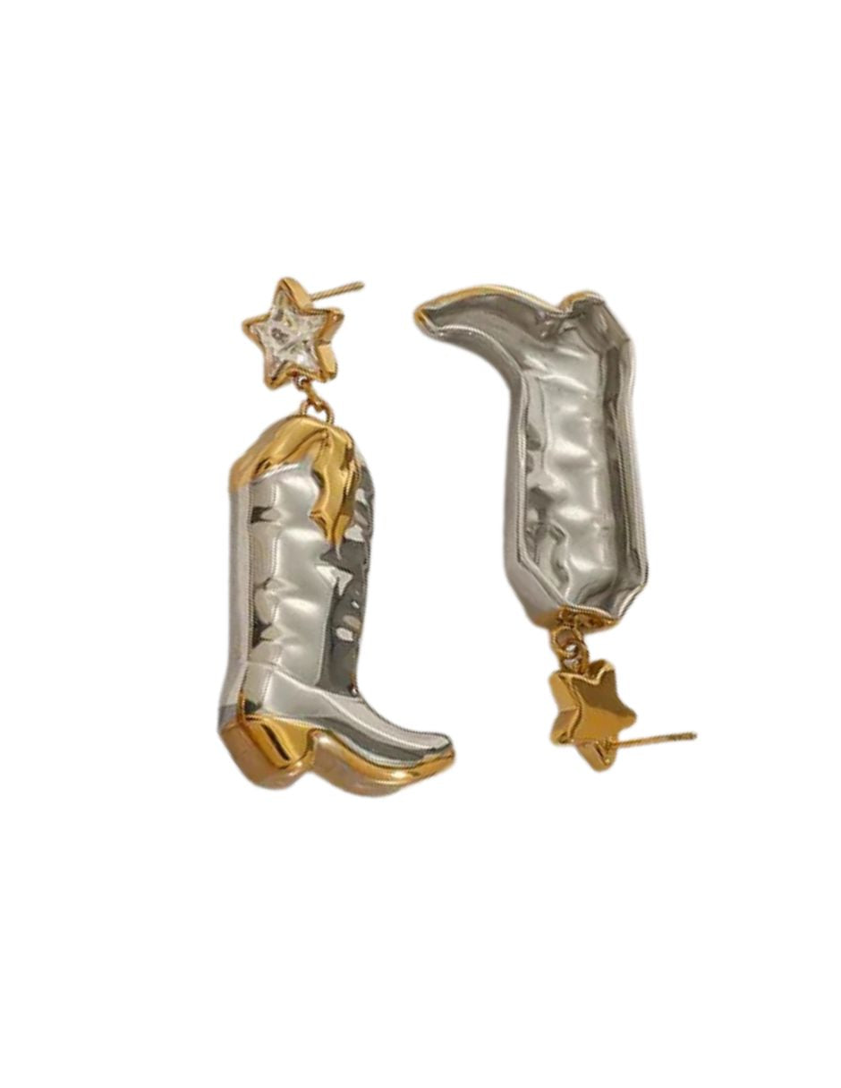 Aretes de bota plateada de oro laminado