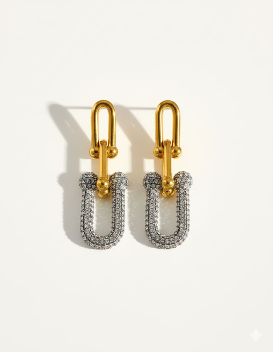 Aretes de oro laminado en forma de U con brillos