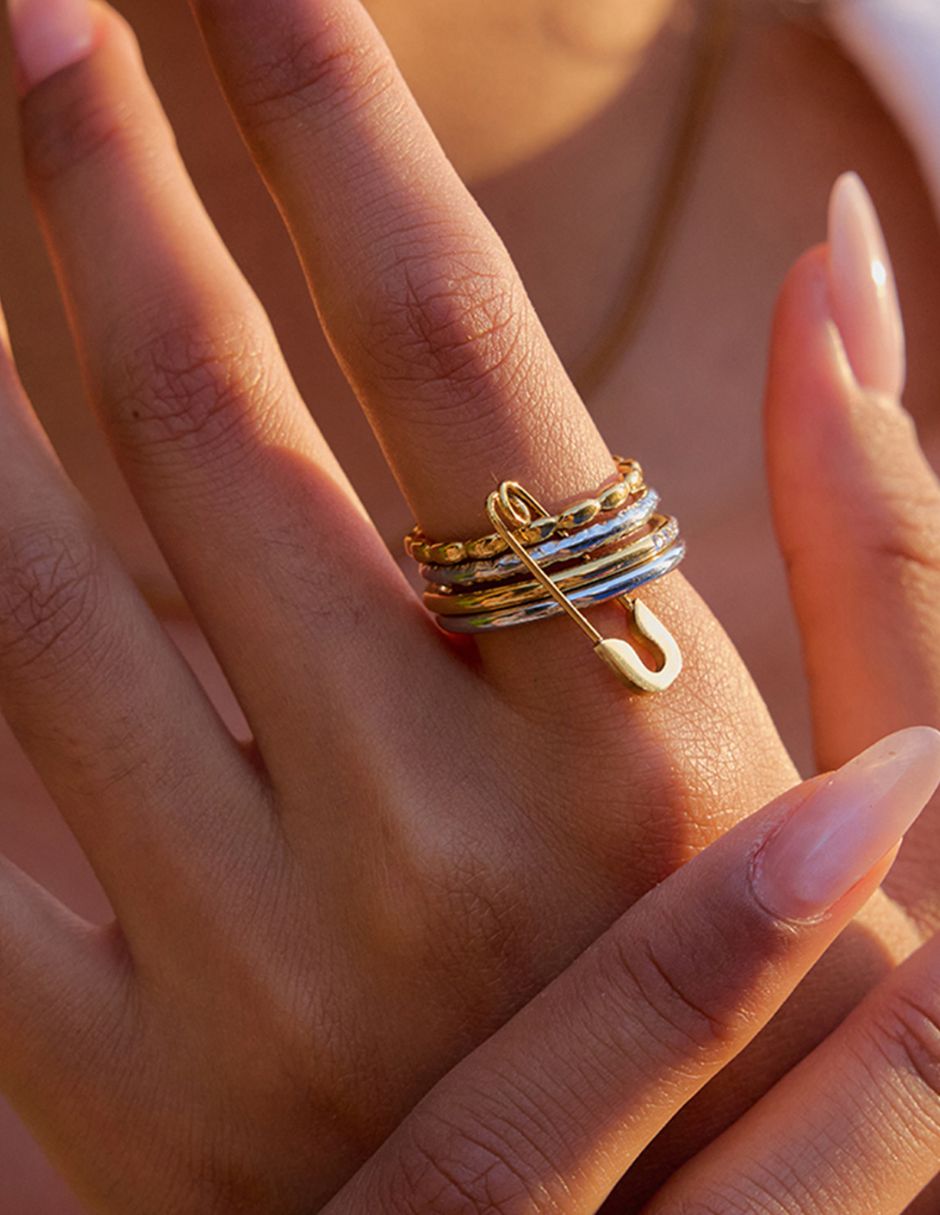 Anillo con seguro de oro laminado