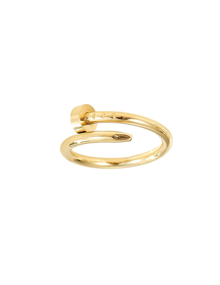 Anillo en forma de clavo de oro laminado