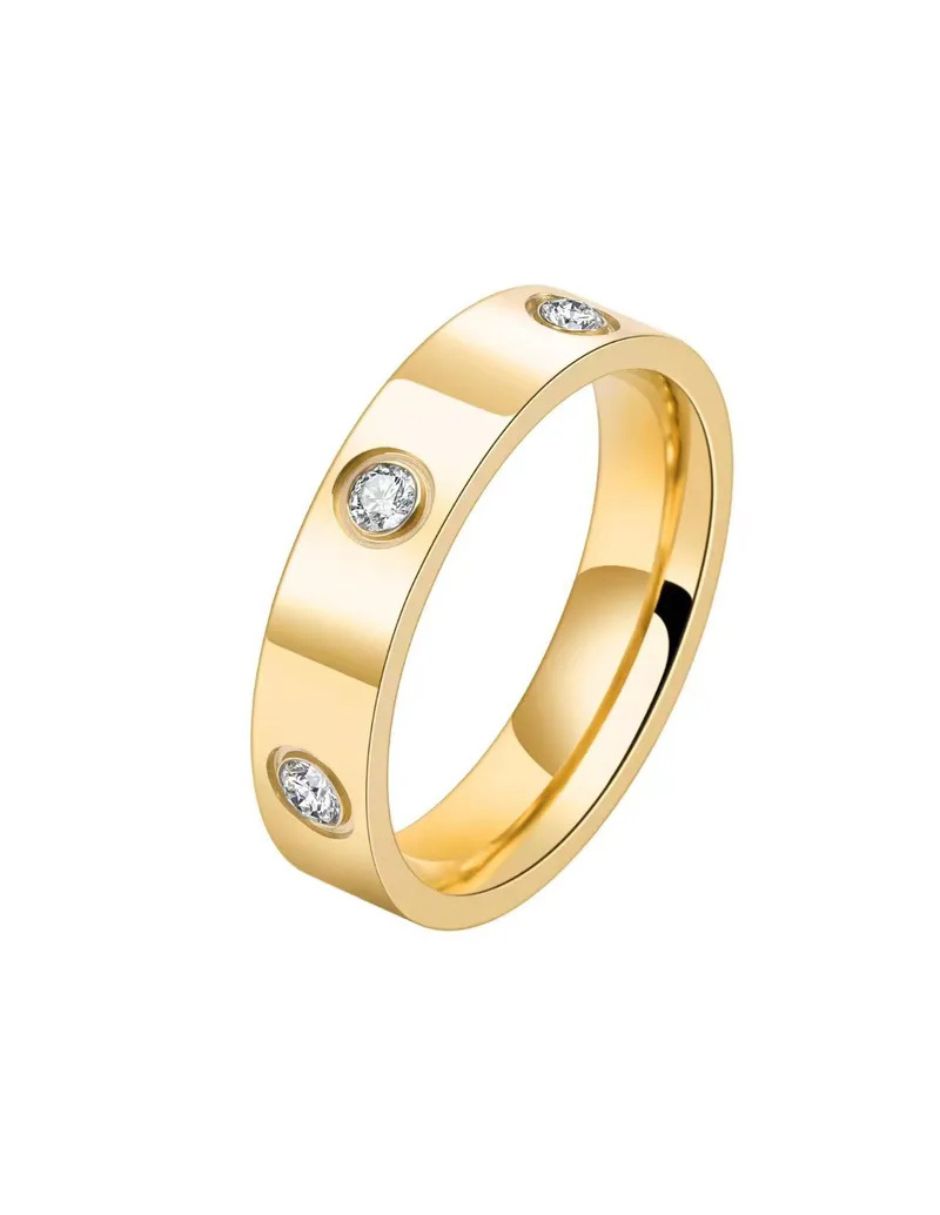 Anillo de oro laminado dorado con zirconia