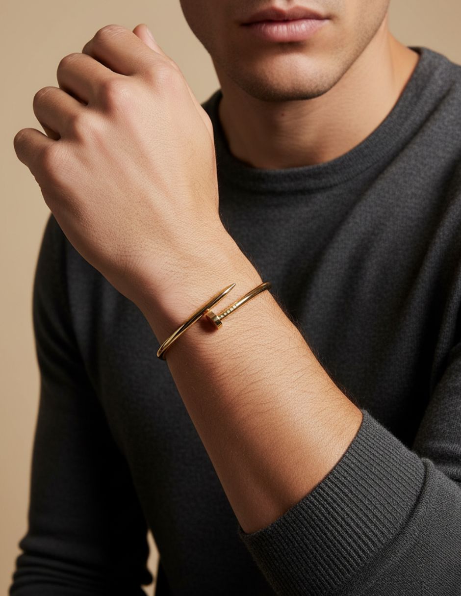 Brazalete en forma de clavo dorado de oro laminado