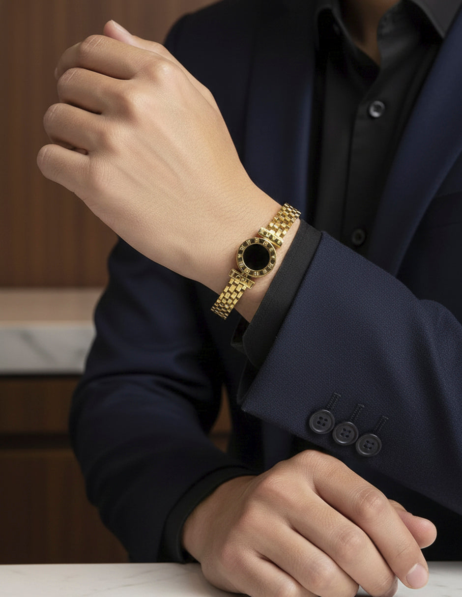 Brazalete Unisex de Oro Laminado con Detalle Negro