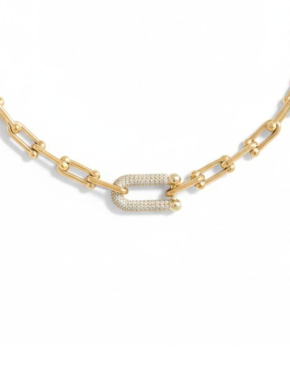 Collar de oro laminado en forma de U con brillos