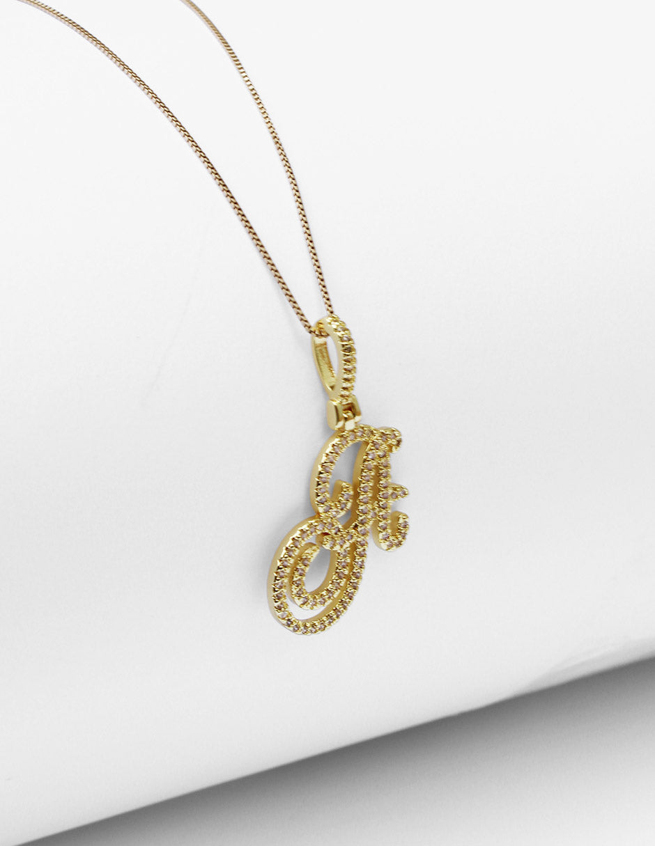 Collar con dije de la A a la Z en cursiva de Oro laminado