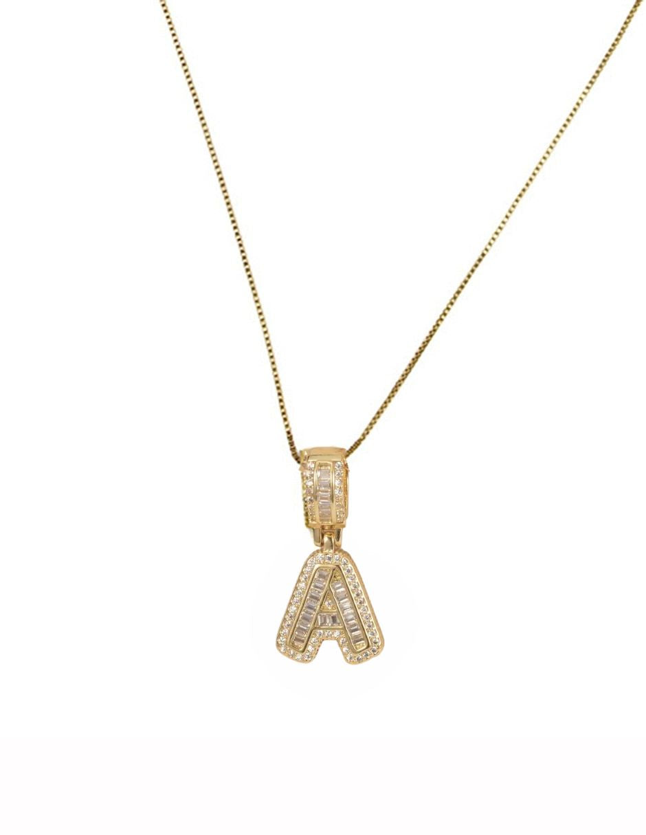Collar con dije de la A a la Z de zirconias en Oro laminado