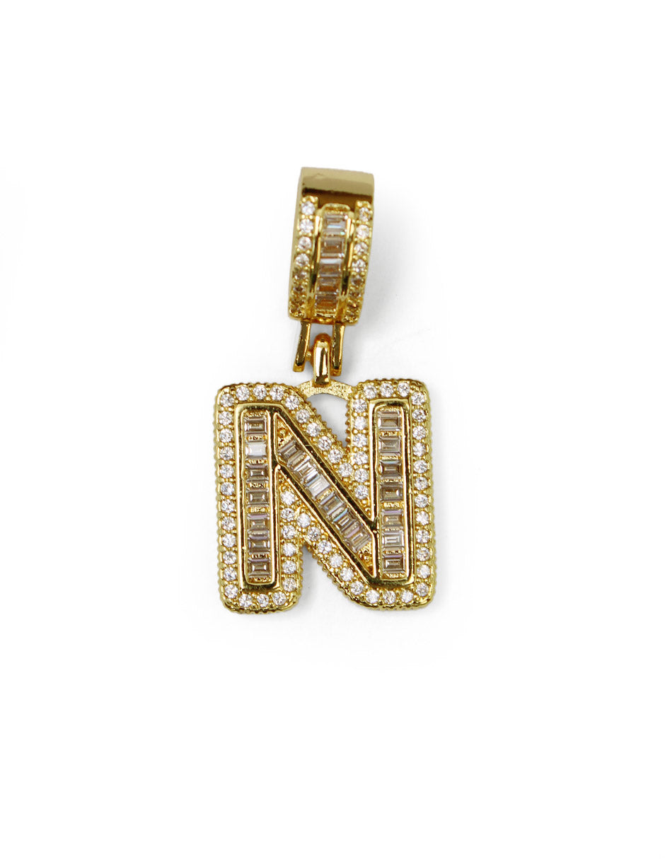 Collar con dije de la A a la Z de zirconias en Oro laminado